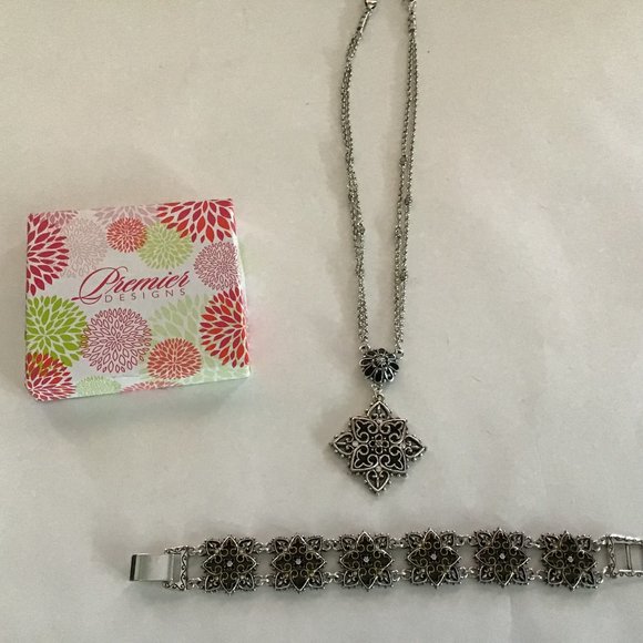 Premier Design necklace & bracelet set silver tone with gold and black accents - Picture 1 of 2